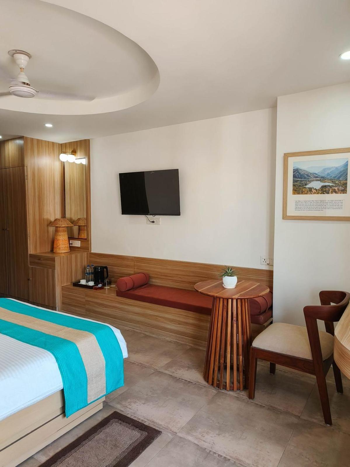 Hotel Lake Shilloi Dimāpur Zewnętrze zdjęcie